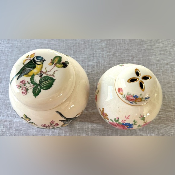 Ginger Jars - Set of Two - Picture 2 of 7